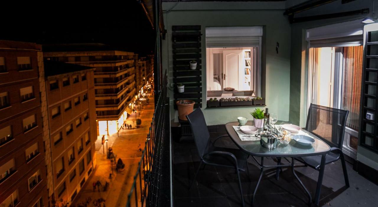 Apartamento Ático en el centro junto al Espolón Logroño Exterior foto